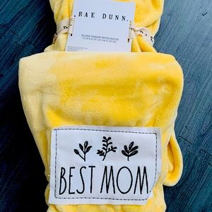 Rae Dunn Yellow Best Mom Blanket